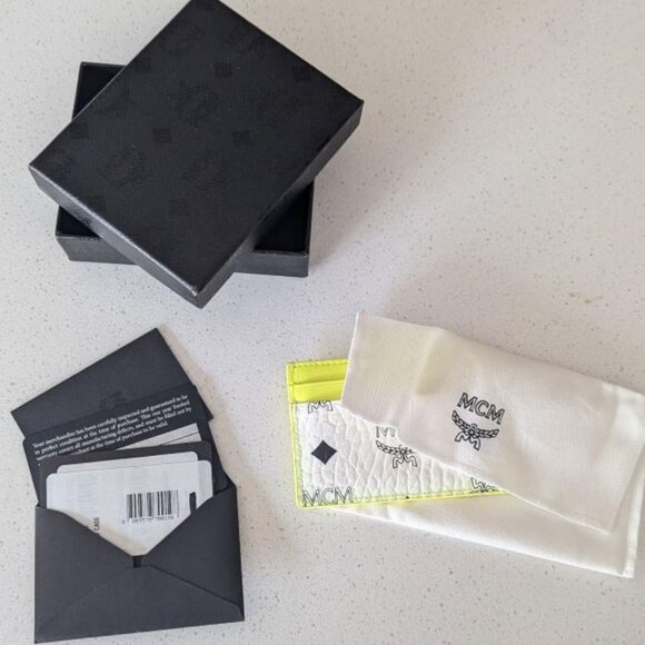 MCM white monogram card holder - Picture 2 of 2